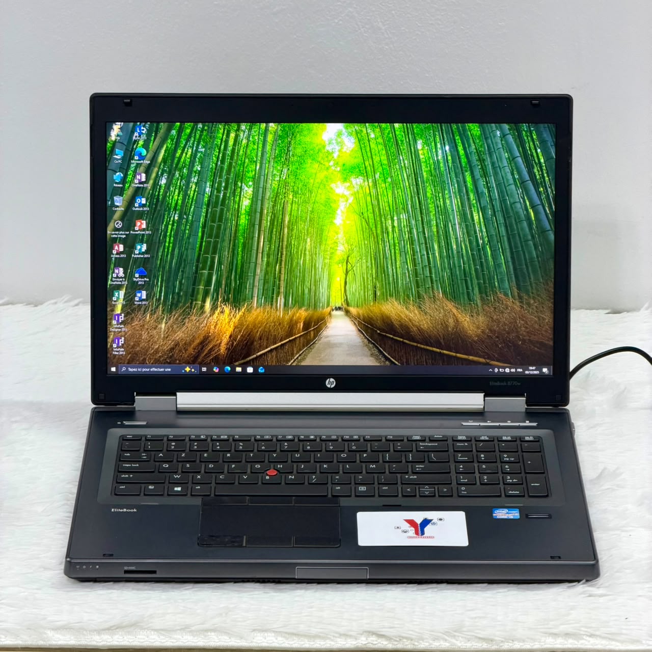HP ELITEBOOK 8770w Core(TM) i5  -3320M CPU - 17 ’’, 500 Go HDD - 8 Go Ram - Azerty