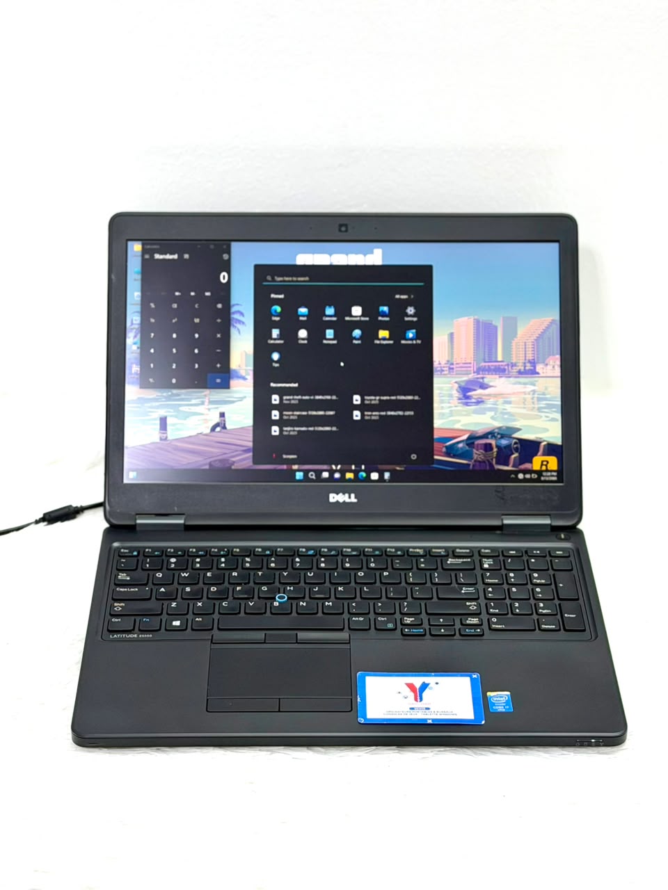 DELL LATITUDE 5550  Core(TM) i5  -5300U CPU - 15.6’’, 500 Go HDD - 8 Go Ram - Azerty